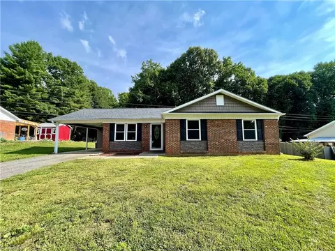 321 Northfield Dr, King, NC 27021