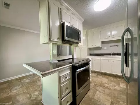 Kitchen - 321 Northfield Dr, King, NC 27021 photo 2 of 3