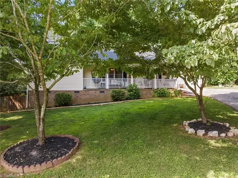 7524 Farmbrook Pl, Thomasville, NC 27360 photo 36