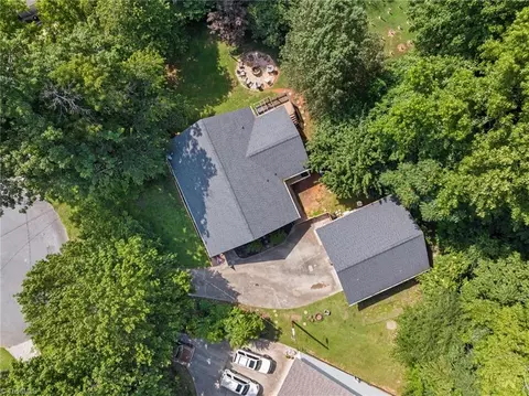 7524 Farmbrook Pl, Thomasville, NC 27360 photo 38