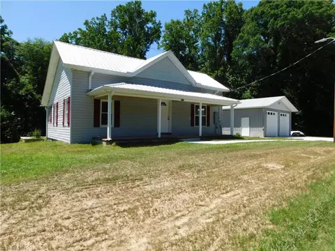 1038 Spainhour Mill Rd, Pinnacle, NC 27043