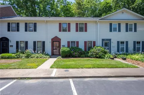 5007 Lawndale Dr #D, Greensboro, NC 27455
