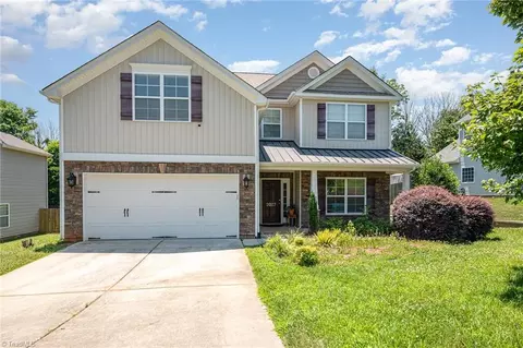 2027 Heron Pointe Dr, Whitsett, NC 27377