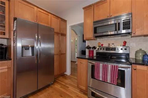 Kitchen - 211 Franklin Ct, Purlear, NC 28665 photo 3 of 4