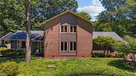 716 Coleridge Dr, Greensboro, NC 27410