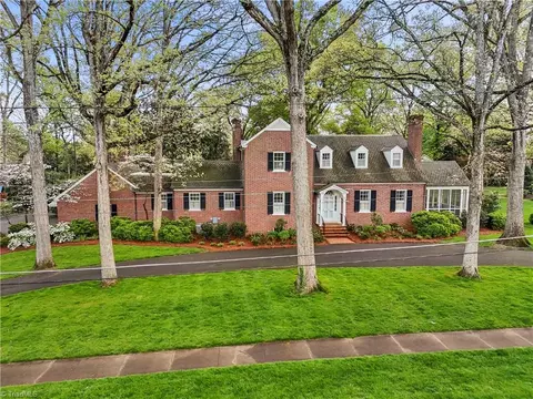 2580 Warwick Rd, Winston Salem, NC 27104