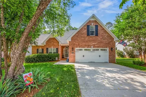 7260 Orchard Path Dr, Clemmons, NC 27012