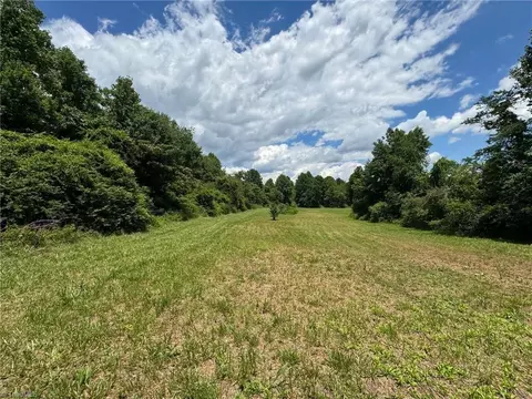 000 Hamlet Pl, Ronda, NC 28670