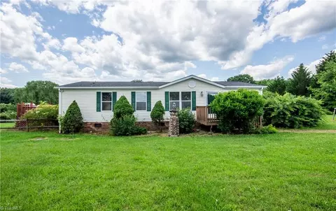 1677 Jennings Rd, Olin, NC 28660
