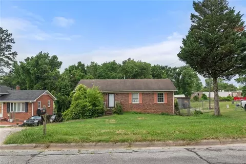 922 Borders Ter, Greensboro, NC 27401