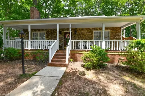 5212 Carolwood Dr, Greensboro, NC 27407
