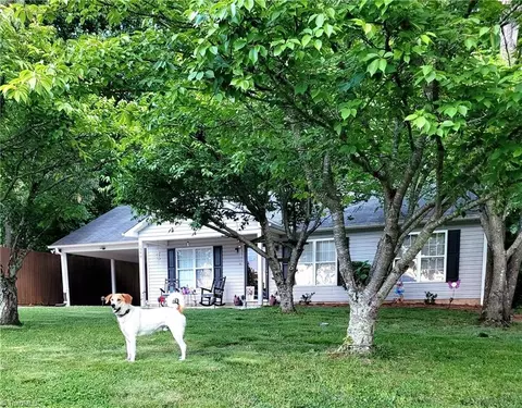 1590 Holloway Church Rd, Lexington, NC 27292
