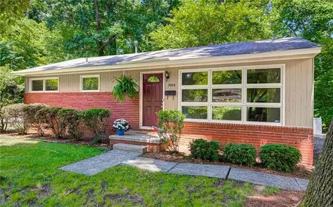 2902 Dellwood Dr, Greensboro, NC 27408