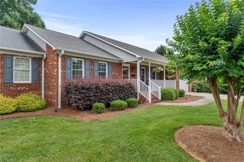 112 Forrest Glenn Ct, King, NC 27021