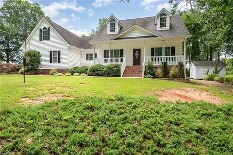 4320 Kimmeridge Rd, Greensboro, NC 27406
