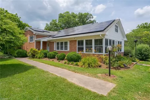 2415 Pleasant Ridge Rd, Summerfield, NC 27358