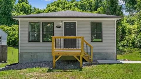 1900 Larkin St, Greensboro, NC 27406