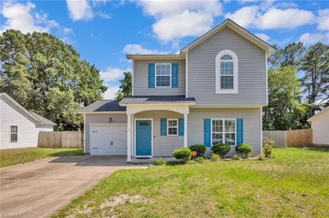 2135 Coinjock Cir, Fayetteville, NC 28304