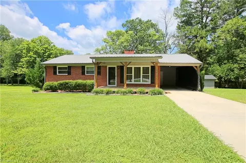 209 Lake Dr, Archdale, NC 27263