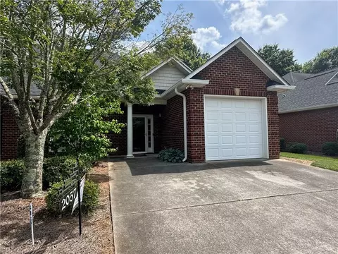 2057 Salisbury Sq, Winston Salem, NC 27127