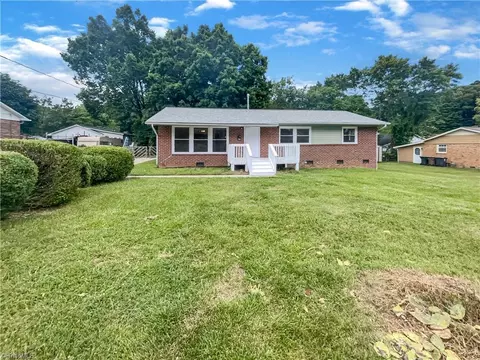 702 Savannah St, Greensboro, NC 27406