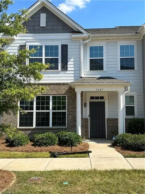 1445 Springvale Hill Dr, Kernersville, NC 27284