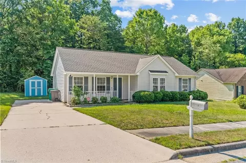 2710 Westgate Dr, High Point, NC 27265