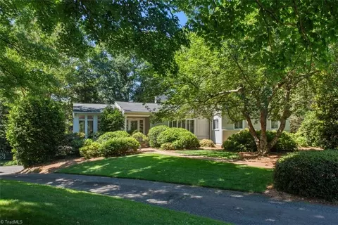 2816 Kensington Rd, Winston Salem, NC 27106