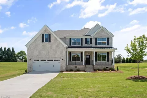7900 Gander Ct E, Greensboro, NC 27455