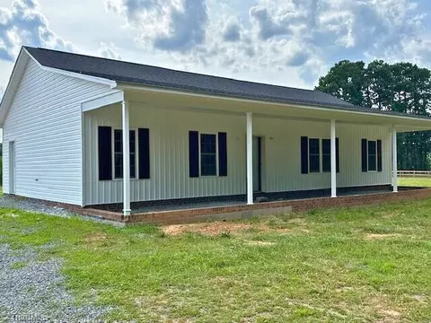 675 Valley St S, Liberty, NC 27298