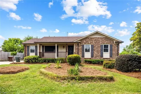4110 Lord Jeff Dr, Greensboro, NC 27405