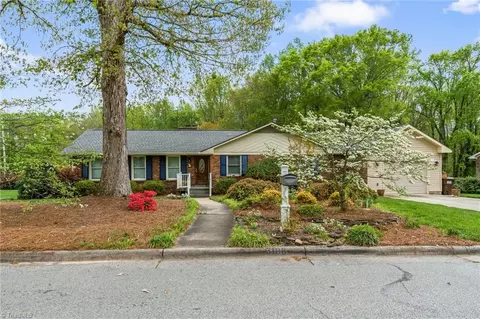 3106 Rolling Rd, High Point, NC 27265 photo 2