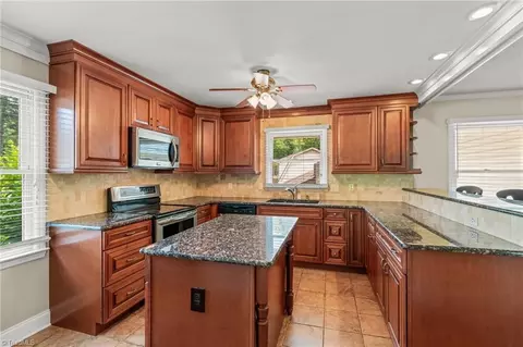 3106 Rolling Rd, High Point, NC 27265 photo 9