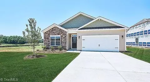 127 Sugarberry Dr #25, Stokesdale, NC 27357