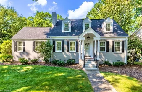 218 Elmwood Dr, Greensboro, NC 27408