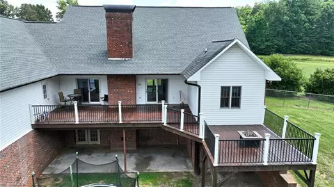 Exterior - 1297 Boiling Springs Rd, Purlear, NC 28665 photo 5 of 6