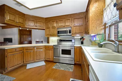 Kitchen - 1297 Boiling Springs Rd, Purlear, NC 28665 photo 5 of 6