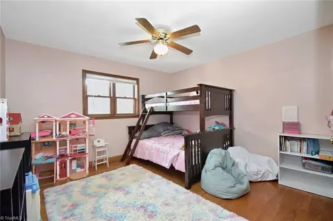 Bedroom - 1297 Boiling Springs Rd, Purlear, NC 28665 photo 7 of 8