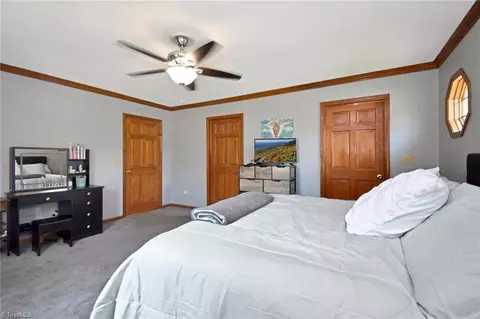 Bedroom - 1297 Boiling Springs Rd, Purlear, NC 28665 photo 3 of 8