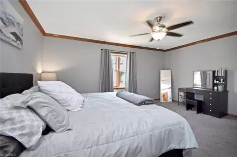 Bedroom - 1297 Boiling Springs Rd, Purlear, NC 28665 photo 4 of 8