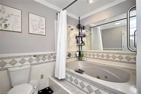 Bath - 1297 Boiling Springs Rd, Purlear, NC 28665 photo 3 of 6
