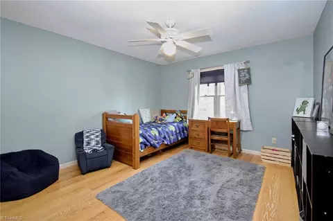 Bedroom - 1297 Boiling Springs Rd, Purlear, NC 28665 photo 5 of 8