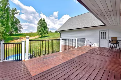 Exterior - 1297 Boiling Springs Rd, Purlear, NC 28665 photo 3 of 6