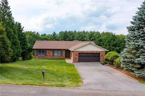67 River Bend Rd, Sparta, NC 28675