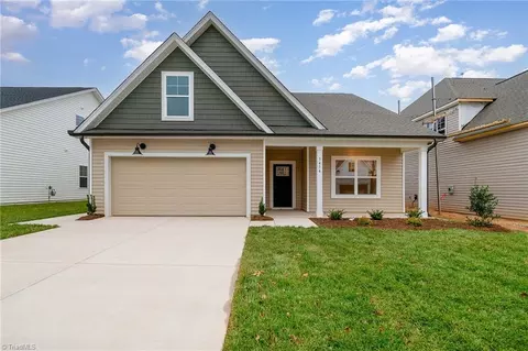 3414 Crimson Wood Dr, Greensboro, NC 27410