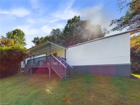 2135 Icard Ridge Rd, Taylorsville, NC 28681