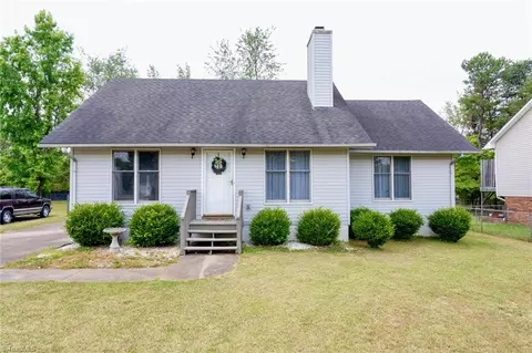 1721 Carriage Cove Ln, Winston Salem, NC 27127