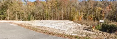 206 Bay Tree Ln, Thomasville, NC 27360