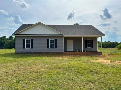 687 Valley St S, Liberty, NC 27298
