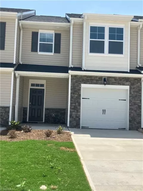 1228 Evelynnview Ln, Kernersville, NC 27284